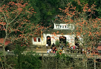 Perfume Pagoda Tour full Day